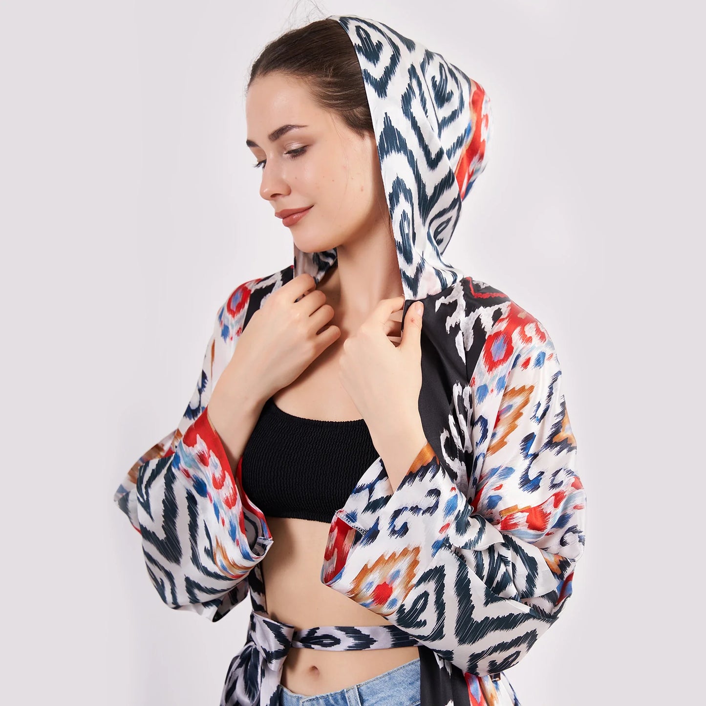 Saf İpek Kapüşonlu Kimono Kaftan | Kırmızı Siyah İkat Desen | Nomads Felt