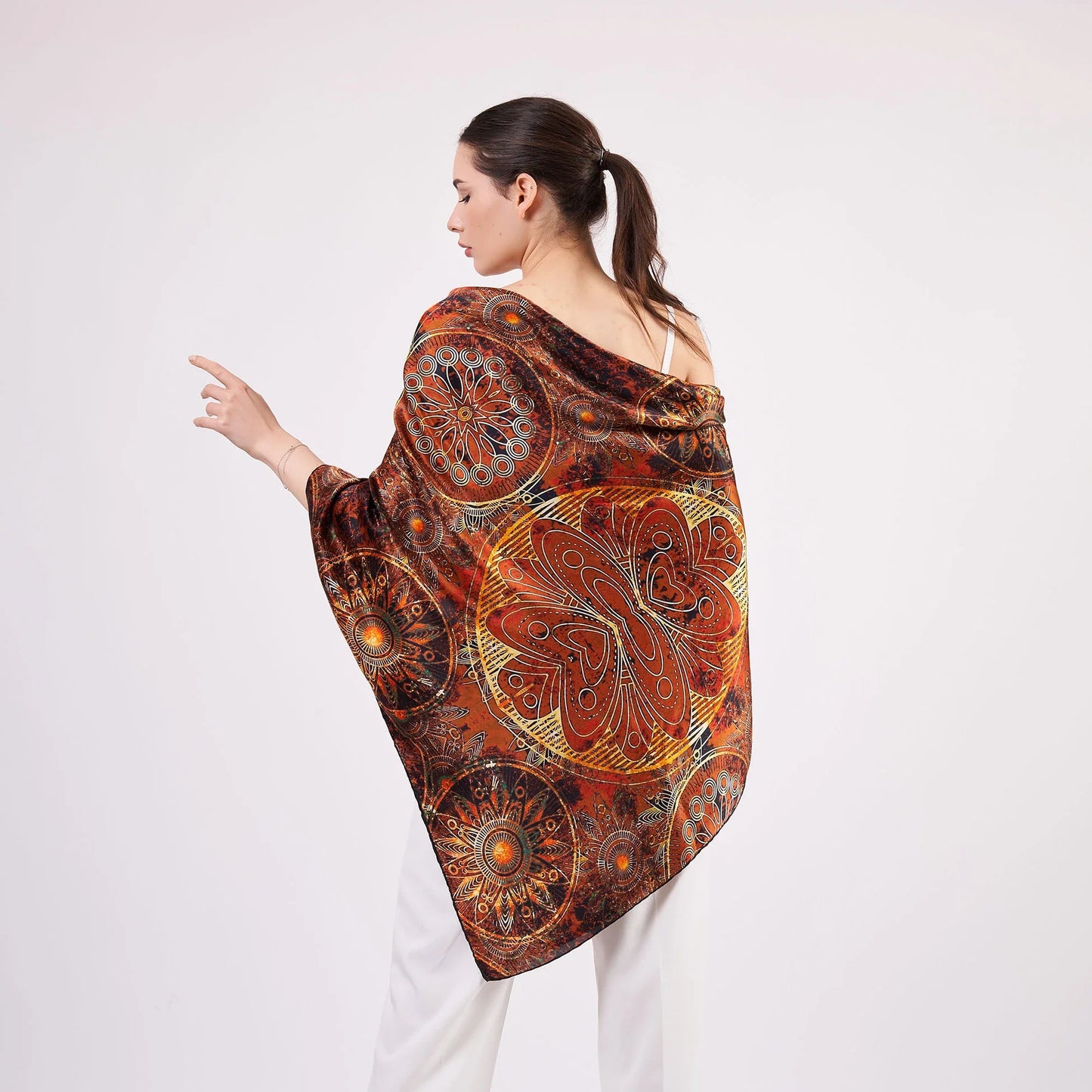 100% İpek Şal Fular | Mandala Desen | 140 cm | Kahverengi | Nomads Felt