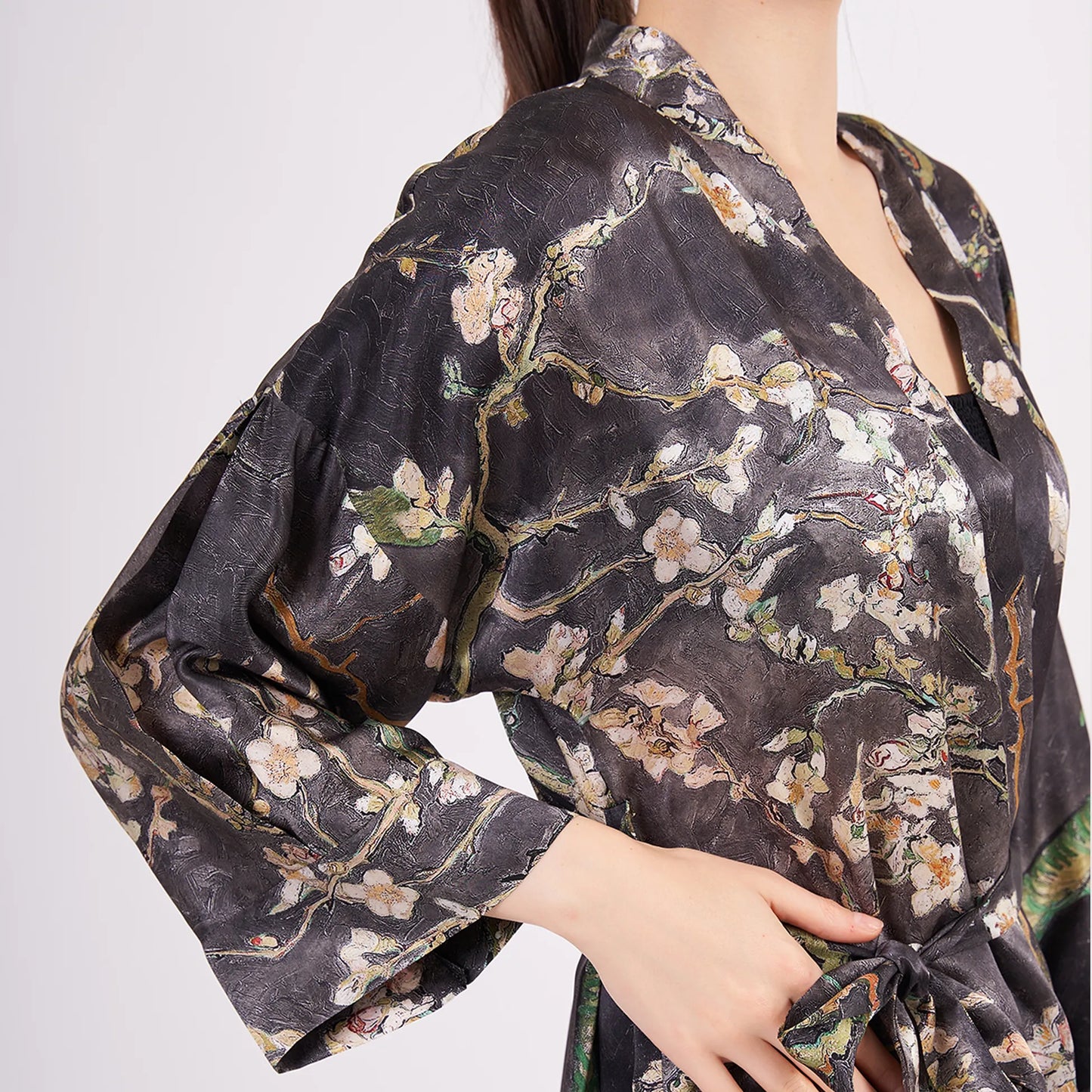 Saf İpek Kısa Kimono Kaftan | Van Gogh Badem Ağacı Antrasit | Nomads Felt